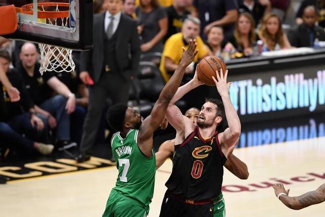 哈兰德：瓜帅对我要求非常多 但这正是我想要的