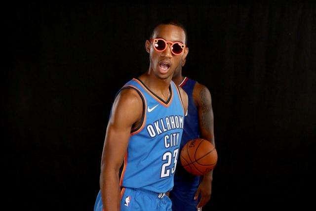 赵嘉义14+7青岛胜肯帝亚 齐麟16分新疆胜宁波